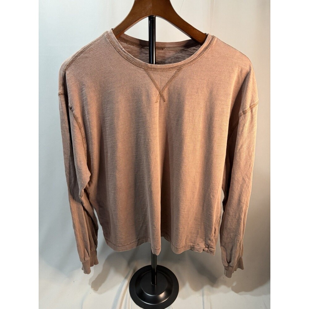 Universal Thread Women’s Knit Crew Neck Long Sleeve Tee
